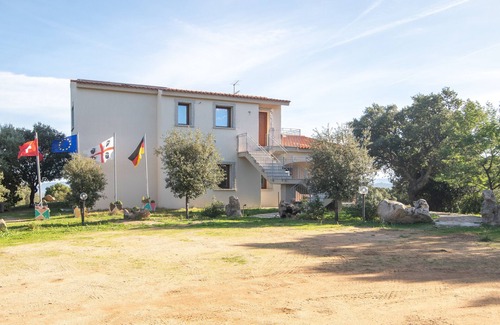 Aratena House | Vacation Home "Residenza Del Golfo" with Sea View, Private Terraces & Wi-Fi
