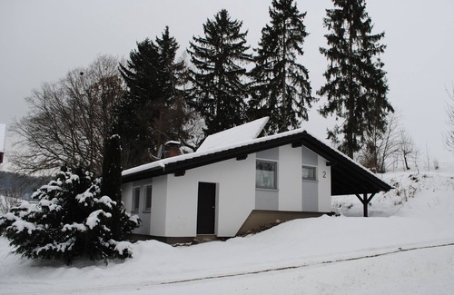 Uhrde House | Vacation in a quiet location.