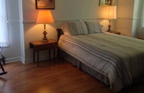 Bolivar House | Vacation Rental: Boundary Cottage