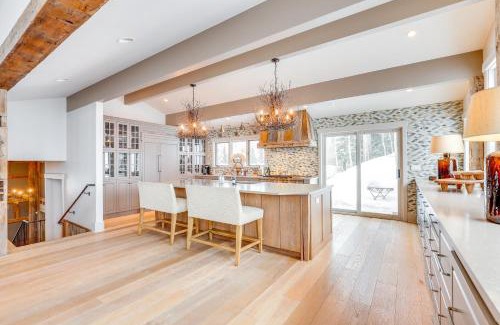 Highland Meadows House | Vail Mountain Retreat with Hot Tub and Deck!