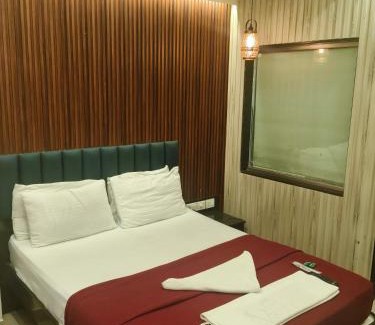 Solapur Hotel | Vaishnavi Inn