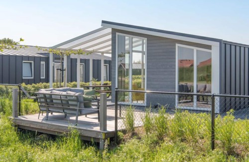 Wemeldinge House | Vakantiehuis Ruisweg 83 by Interhome