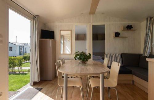 Jabbeke Ski Chalet | Vakantiepark Klein Strand - Comfort Chalet 4p H