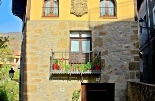 Anguiano Apartment | Valdesayón apartment for 3/6 people