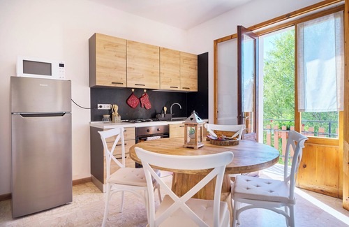 Sant'Anna d'Alfaedo Apartment | VALENTINA MANSION 'PRIMROSE HOUSE'