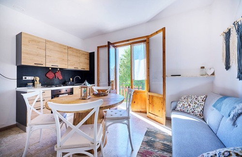 Sant'Anna d'Alfaedo Apartment | VALENTINA MANSION 'PRIMROSE HOUSE'