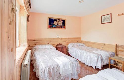 Montemayor de Pililla House | Valladolid Retreat with Terrace