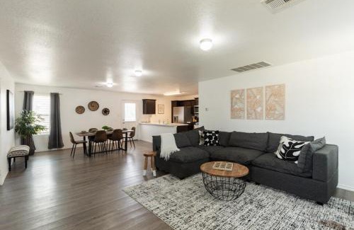 Southside House | Valley Forest 65in TV Games Lackland Pet