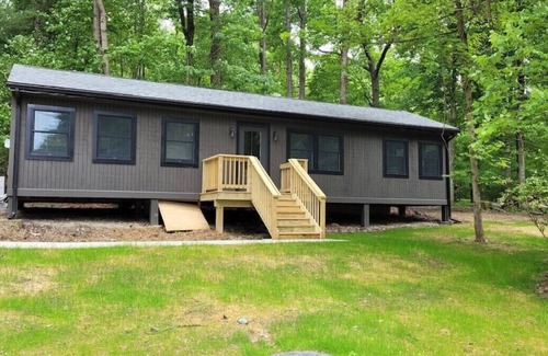 Cuyahoga Falls Cabin | Valley Overlook, Peninsula, Ohio - Luxury Cabin adjoins National Parkn