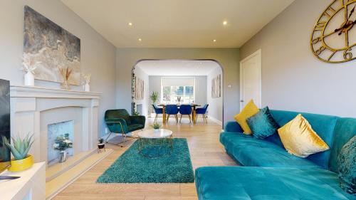 Newark upon Trent Villa | Valley Road- 3 Bedrooms Sleeps 5, Free Parking & WiFi - Close to City Centre, University & Hospital