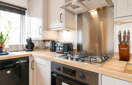 Hulland Ward Cottage | VALLEY VIEW, pet friendly, luxury holiday cottage in Ashbourne