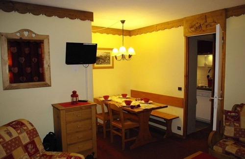 Les Avanchers-Valmorel Apartment | Valmorel Apt 4 people 36 m2 foot of the slopes resort center