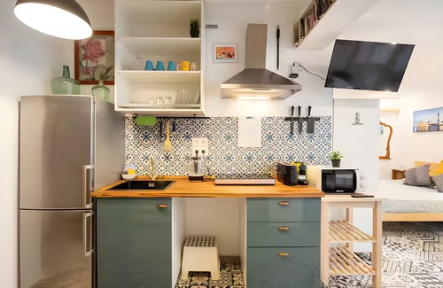 Sant Adria de Besos Apartment | ValueStayBCN Studio with Patio, WiFi, AC, Kitchen, Bathroom, TV, Washing Machine