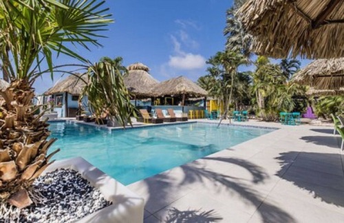 Boegoeroei Hotel | Van Gogh Inn Aruba
