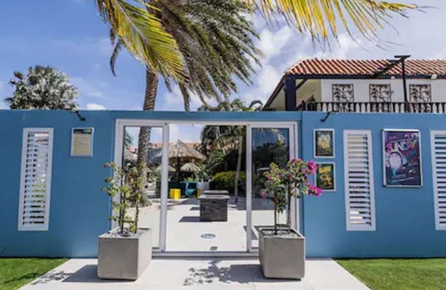 Boegoeroei Hotel | Van Gogh Inn Aruba