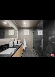 Lake Balboa House | Van Nuys Charming Home!