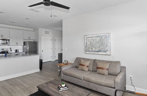Newberry Apartment | Vanguard 1BD 18 - One Bedroom Apartment, Sleeps 2