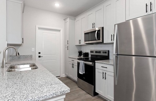 Newberry Apartment | Vanguard 1BD 18 - One Bedroom Apartment, Sleeps 2