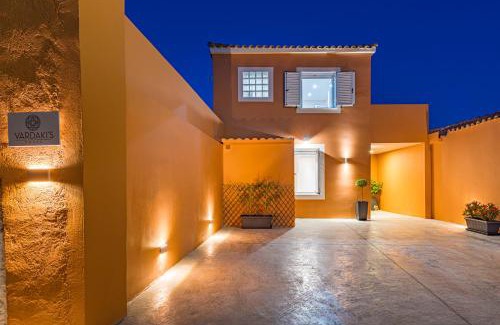 Ano Volimes Villa | Vardakis house - 5 minutes from the famous Shipwreck Beach by Villa Mana Gers