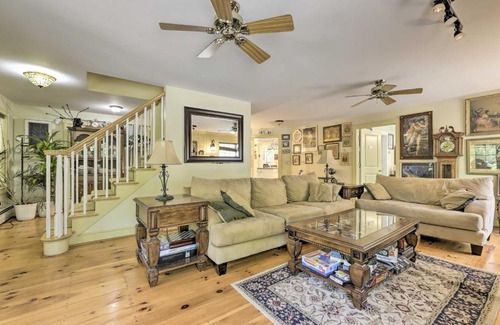Pomfret House | Vast Vintage-Style Home, half Mi to State Park