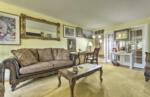 Pomfret House | Vast Vintage-Style Home, half Mi to State Park