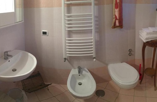 San Lazzaro House | Vecchio West
