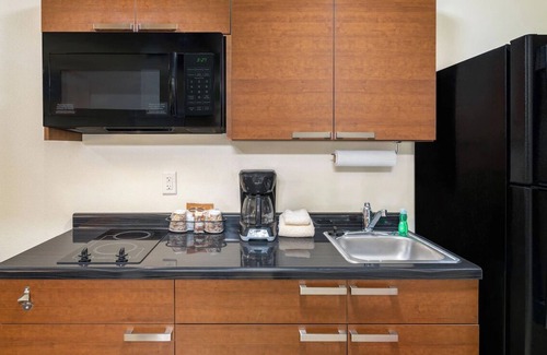 North Las Vegas Hotel | Vegas Stay with Kitchen & Top-Notch Amenities