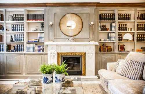 El Viso House | Velazquez Manor House