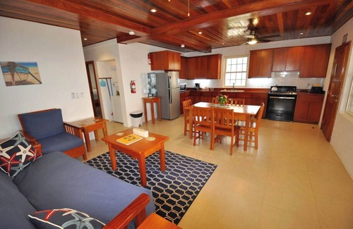 Caye Caulker Apartment | Velento Partial Oceanview #8-2 bed-Pool/Private Dock/beach/free paddleboards