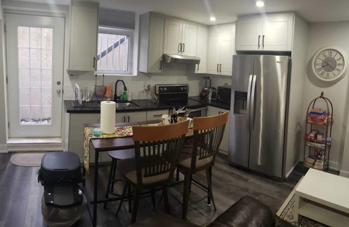 Halton Regional Municipality Apartment | Velohome: Lovely 3-Bed, 2-Bath home close to Mattamy National Cycling Centre .