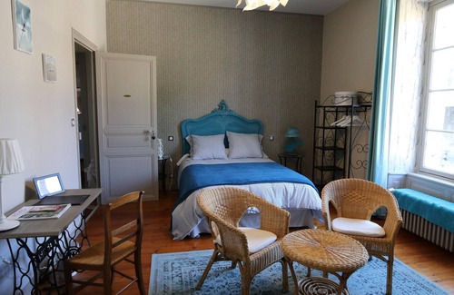 Mouchamps Bed & Breakfast | VENDEENNE room - LE PETIT CHATEAU DES CEDRES