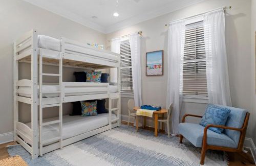 Villa Lago House | Venetian Boardwalk With Lsv And Pool