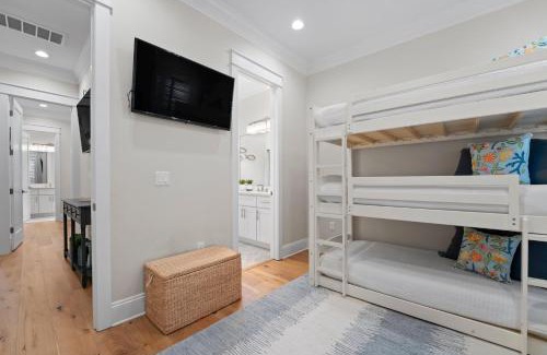 Villa Lago House | Venetian Boardwalk With Lsv And Pool