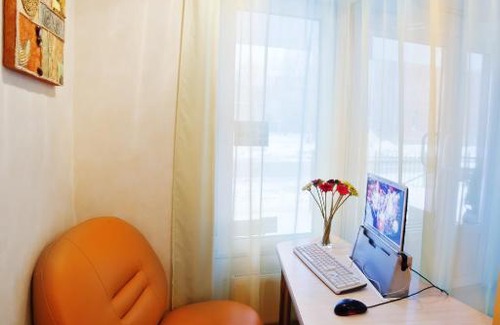 Komendantskyi Airfield Hotel | Veronika Hotel