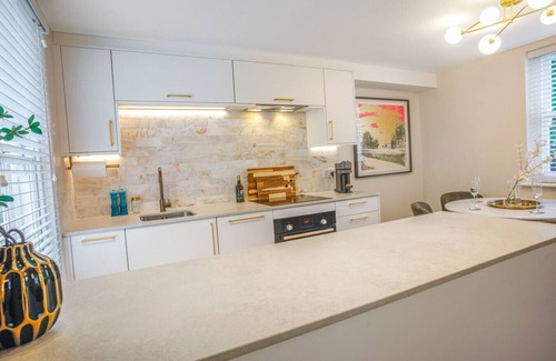 Cambridge Apartment | Very best location - Luxury boutique flat by river