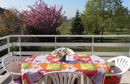 Jebsheim Cottage | Very bright gite, located at the edge of an orchard, in a quiet neighbourhood