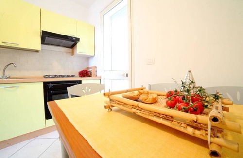Torre Mozza Apartment | Very comfortable apartment on the mezzanine floor with a small balcony and a small garden