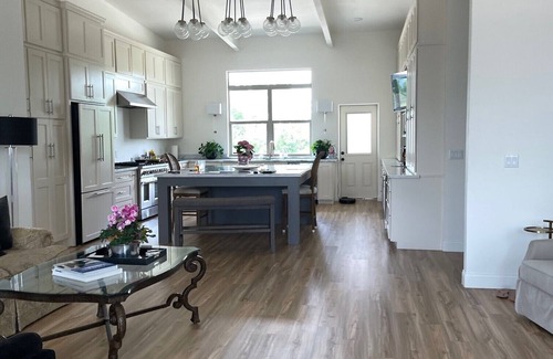 Giddings House | Very convenient, beautiful home with great restaurants within walking distance