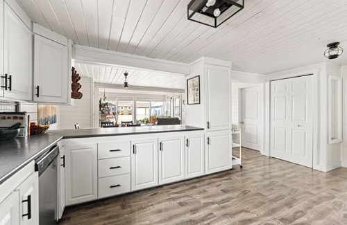 Grand Barachois Cottage | Very cozy and spacious 4-season cottage with easy access to Ocean