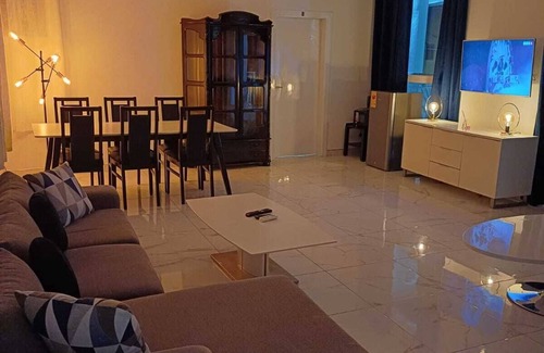 Sun City House | Very Luxurious and Serene suites, 10 minutes from Aburi Mountains & Gardens