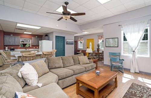 Eddyville House | Very peaceful Home with Lake Barkley in your back yard! Private Dock Sleeps 8