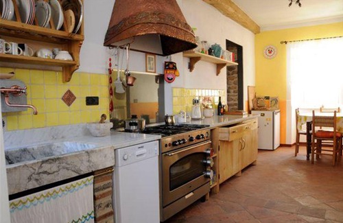 Gignano di Brancoli Villa | Very private villa, pool, 12 km to Lucca, walk to restaurant, amazing views
