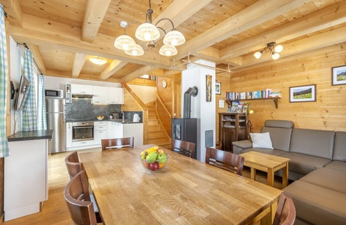 Schoenberg-Lachtal Ski Chalet | Veselý Svišť Chalet Lachtal - a comfortable chalet in the mountains