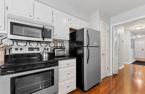 Bowling Green Condo | Vette City Stingray - Condo w/King Bed