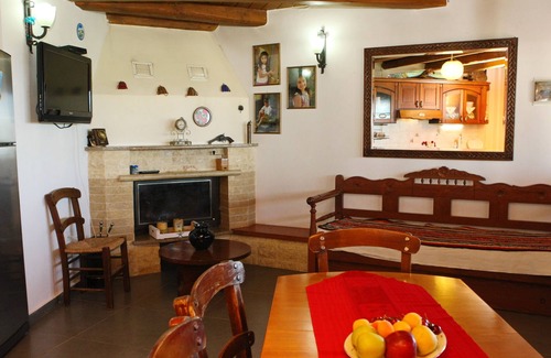 Patsos House | Vgorada, Cretan house in Νature