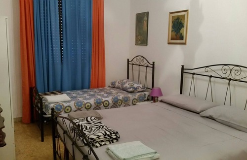 Crocetta-San Lazzaro-Modena Est House | Via del Mercato apartment.