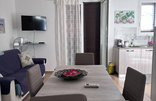 Bagheria Apartment | Via Grotte House Fully Renovated Modern, Central and 3 min walk to Train