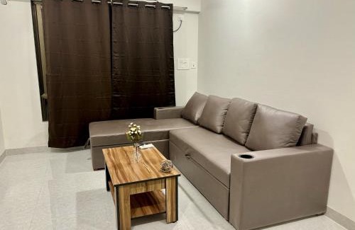 Santacruz Apartment | Vibrant 2 BHK Apartment Near Airport
