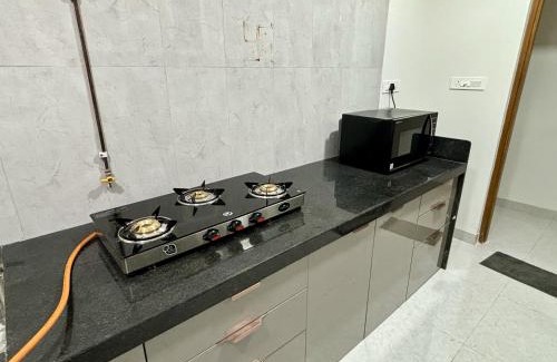 Santacruz Apartment | Vibrant 2 BHK Apartment Near Airport