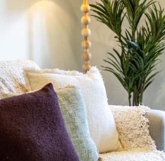 Christchurch City Centre Apartment | Vibrant Central Christchurch Pad 2 bed 1 bath with park